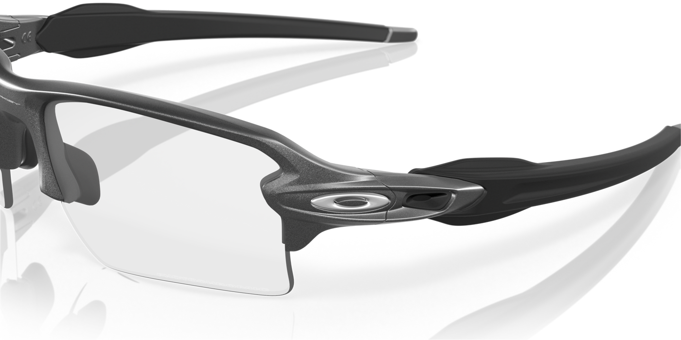 Oakley Flak 2.0 XL Clear To Black Iridium Photochromic Lenses Steel Frame - Cyclop.in