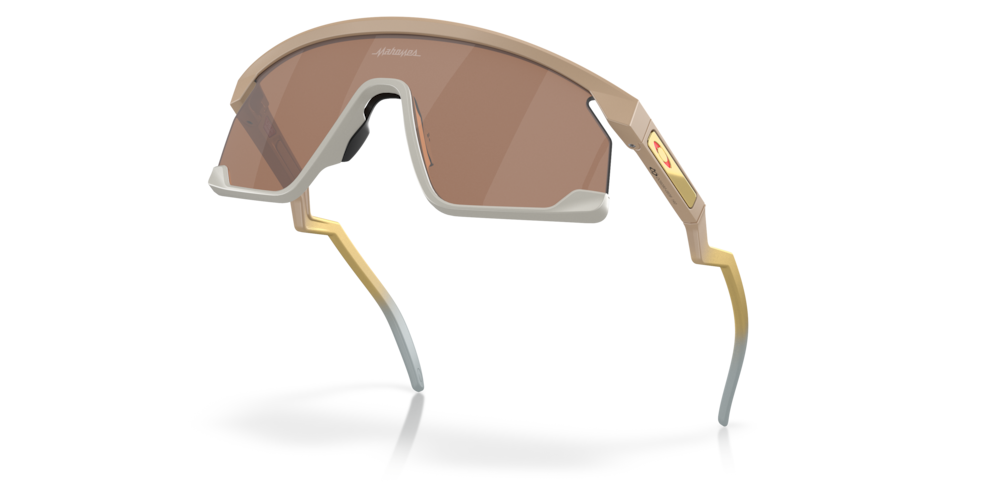 Oakley BXTR Patrick Mahomes II Collection Prizm Tungsten Lenses Matte Terrain Tan Frame - Cyclop.in