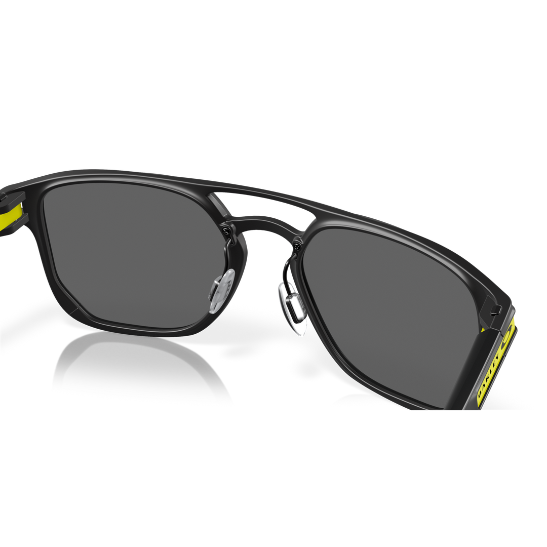 レンズ新品 OAKLEY LATCH Latch™ (Low Bridge Fit) Matte Black アイウェア | Oakley® 日本