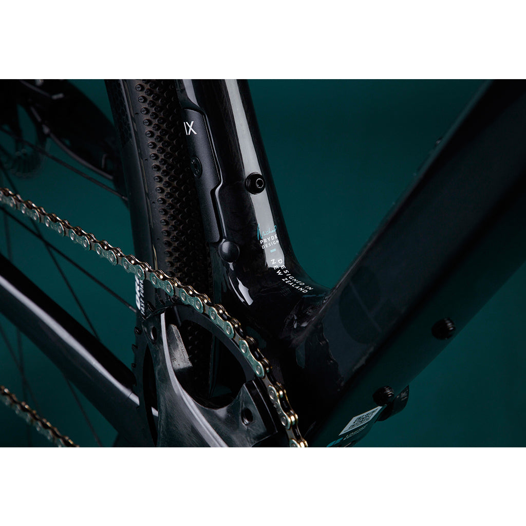 Chapter2 AO Gravel Disc Brake Frameset - Black+UD/Gold Koura - Cyclop.in