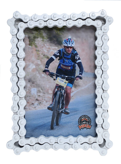 Upcycled Bike Chain Photo Frame With Cotton White Finish - Cyclop.in