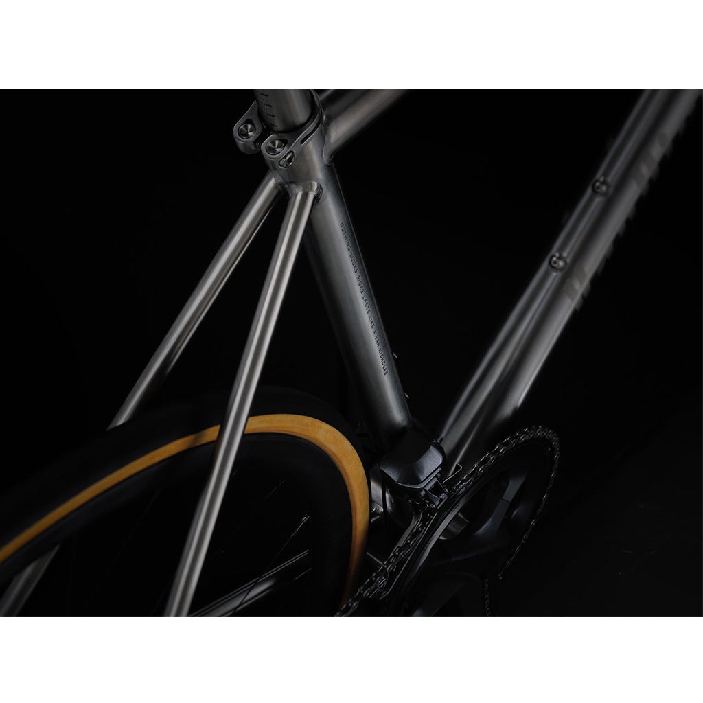 Van Nicholas Skeiron Titanium Road Disc Frameset - Cyclop.in