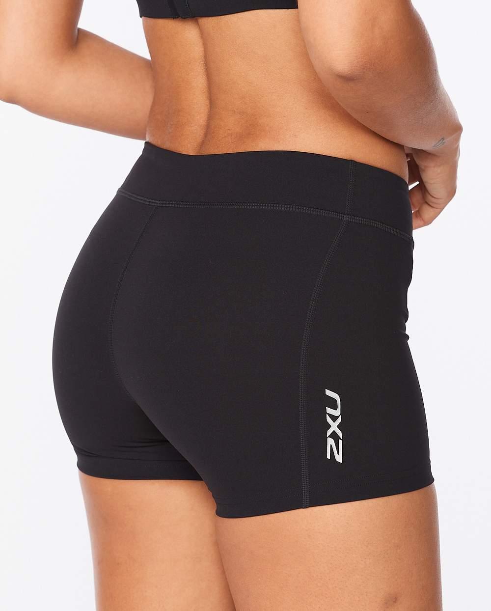 2XU Form Mid-Rise Compression 4 inch Womens Shorts - Cyclop.in