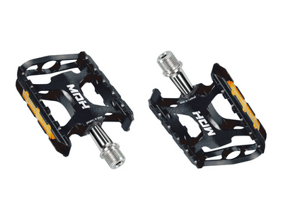 City bike on sale pedals